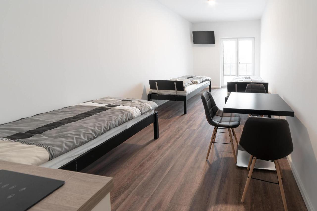 Monteurzimmer Berlin Pankow Mit Dachterrasse - Nur 10 Min. Von Der A10 - 3 Zimmer/ 7 Betten מראה חיצוני תמונה